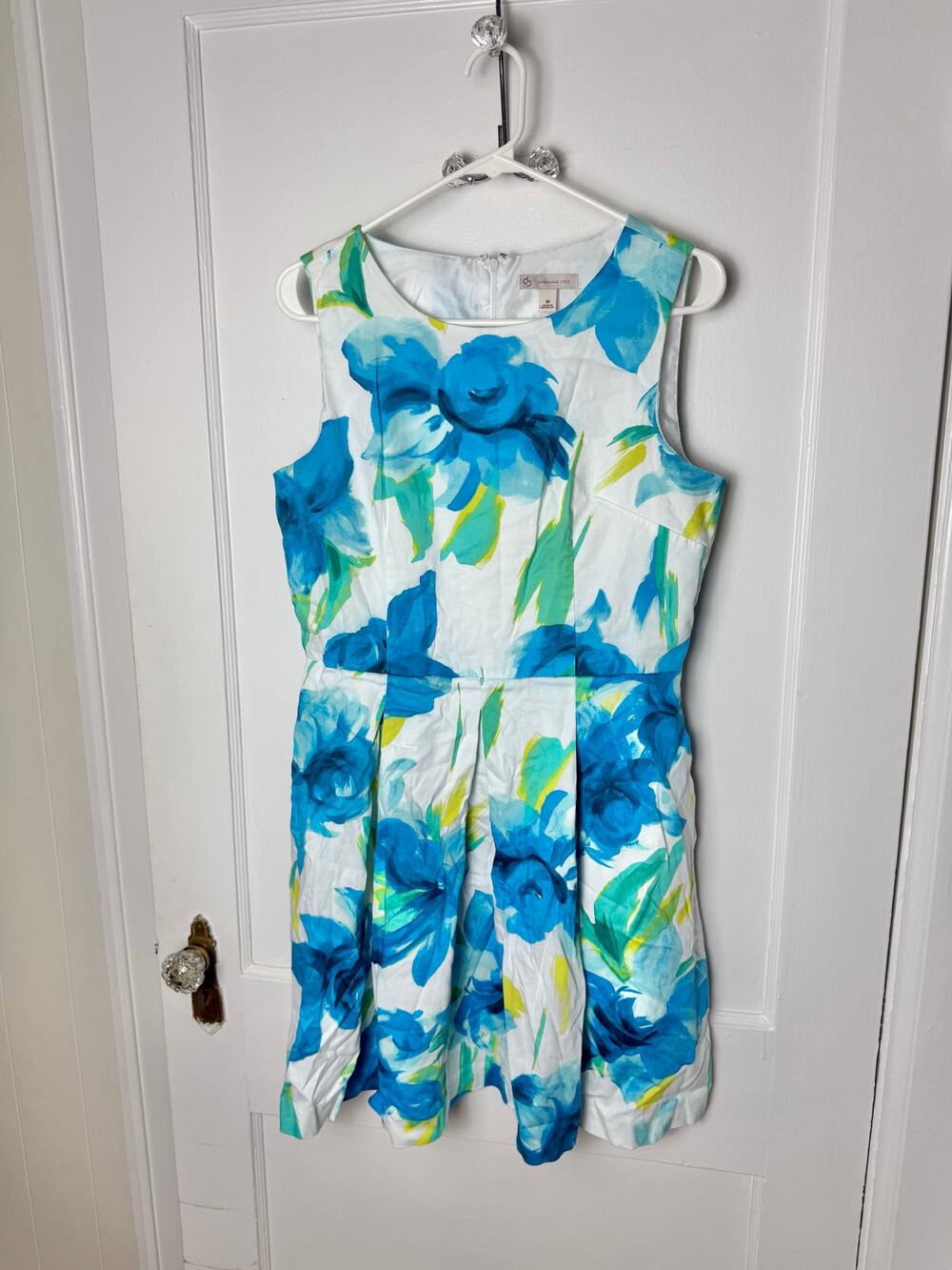 Dressbarn Dress Women's 10 Blue White Short A-line Sleeveless Pleated Dressy